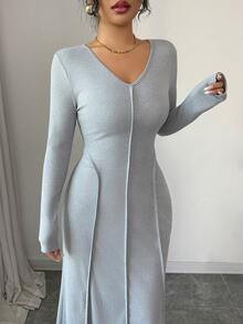 Modelyn رمضان فستان كاجوال أنيق بياقة على شكل حرف V مصنوع من الأقمشة المحبوكة مع خصر مشدود، اللون رمادي، مناسب للخريف والشتاء - رمادي فاتح - مشاهدة 3