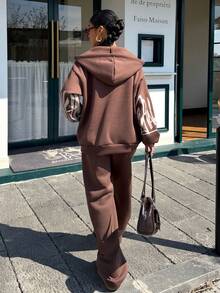 Muchica 女士棕色字母抓绒连帽衫和运动裤套装 - 棕色 - 查看 2