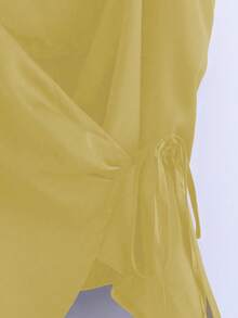 GlowEve 女士时尚休闲V领褶皱裹身系带蝴蝶结无袖上衣，A字下摆 - 淡黃色 - 查看 3