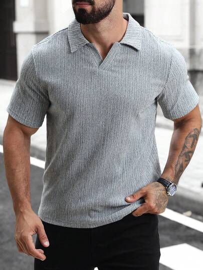 Manfinity CasualCool 男士休闲百搭短袖V领Polo衫，夏季男士针织衫，灰色短袖针织Polo衫，男士纽扣针织Polo衫，灰色男士短袖衬衫，复古风格，适合日常休闲、周末旅行、户外活动、探险旅行、轻松的工作环境或半正式场合，也是送给男友/丈夫、周年纪念日或圣诞节的理想礼物。