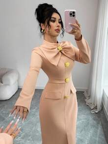 SHEIN Elenzya 女士立领蝴蝶结金属扣腰身设计长款复古简约优雅连衣裙，适合外出、办公、商务、日常穿着，秋冬季款。 - 卡其色 - 查看 6