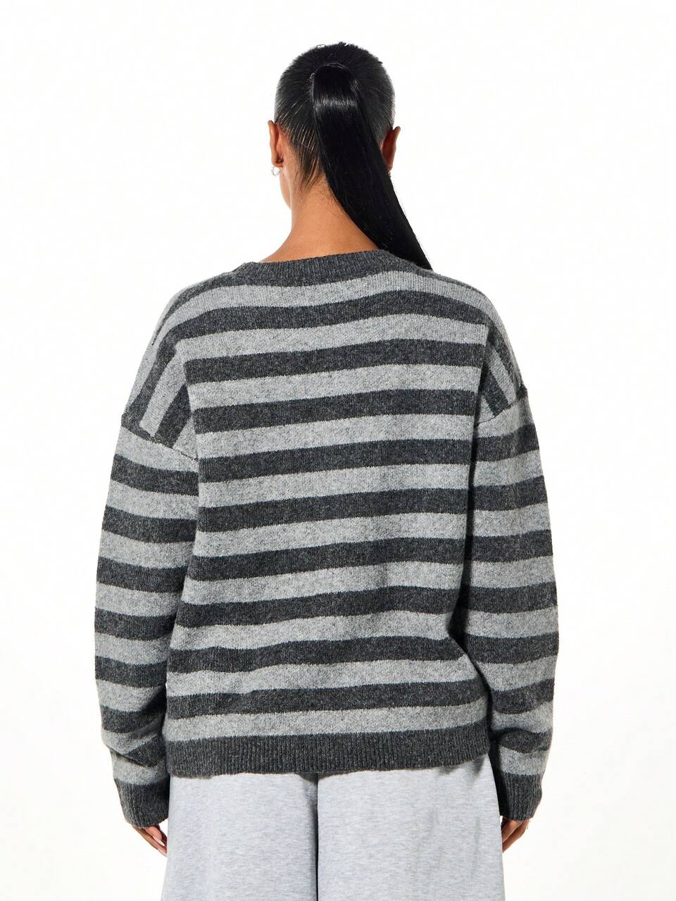SUMWON Oversized Striped Knit Long Sleeve Pullover Sweater With Graphic Logo Detail Fall Winter Casual Layering Piece