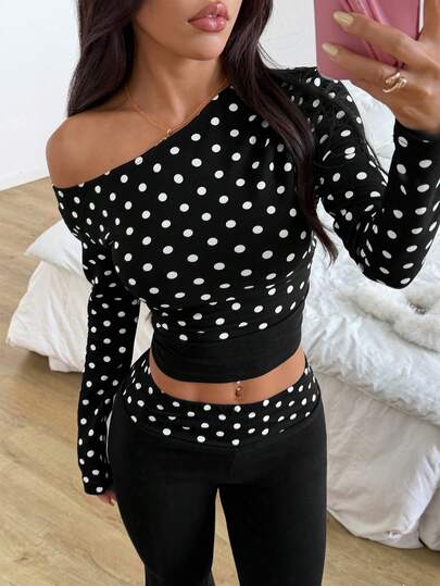 CovetEZ 女士休闲两件套：波点印花不对称领口上衣和喇叭裤