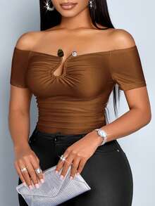 SOLERSUN 女式纯色露肩短袖修身褶饰T恤 - 鏽棕色 - 查看 1