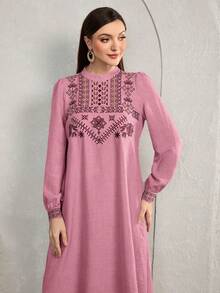 Al Najma 一件刺绣阿拉伯风格休闲连衣裙，简约时尚，适合日常穿着，波西米亚风长款阿拉伯长裙，休闲日常穿着。 - 粉色 - 查看 4