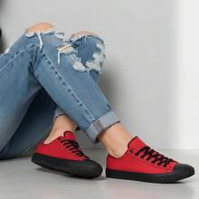 Tenis unisex tipo canvas para mujer, hombre diseño moderno y versátil; perfectos para un look urbano, casual y lleno de personalidad. Ideales para combinar con jeans, pantalones, shorts y vestidos, brindando comodidad, soporte y un toque creativo en tu día a día, escuela, trabajo, viajes y actividades al aire libre. Disponibles para expresar tu estilo único. - Rojo - Ver 3