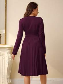 Revavyn Revavyn 复古别致通勤时尚法式休闲优雅金属扣无领拼接褶皱下摆女士连衣裙女士优雅连衣裙 - 紫色 - 查看 2