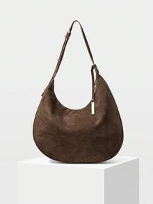 MOTF PREMIUM 女士麂皮极简新月形手提包，配精致金属吊坠，浓缩咖啡棕色 - 咖啡棕 - 查看 2