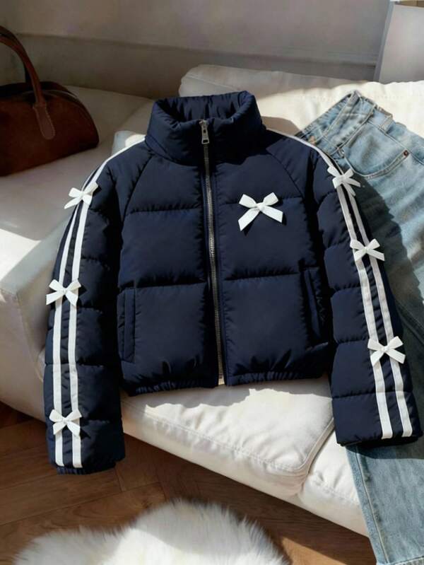 SHEIN Sudadera holgada con rayas blancas y acento de lazo, adecuada para uso diario en invierno