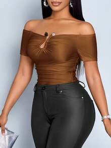 SOLERSUN 女式纯色露肩短袖修身褶饰T恤 - 鏽棕色 - 查看 4