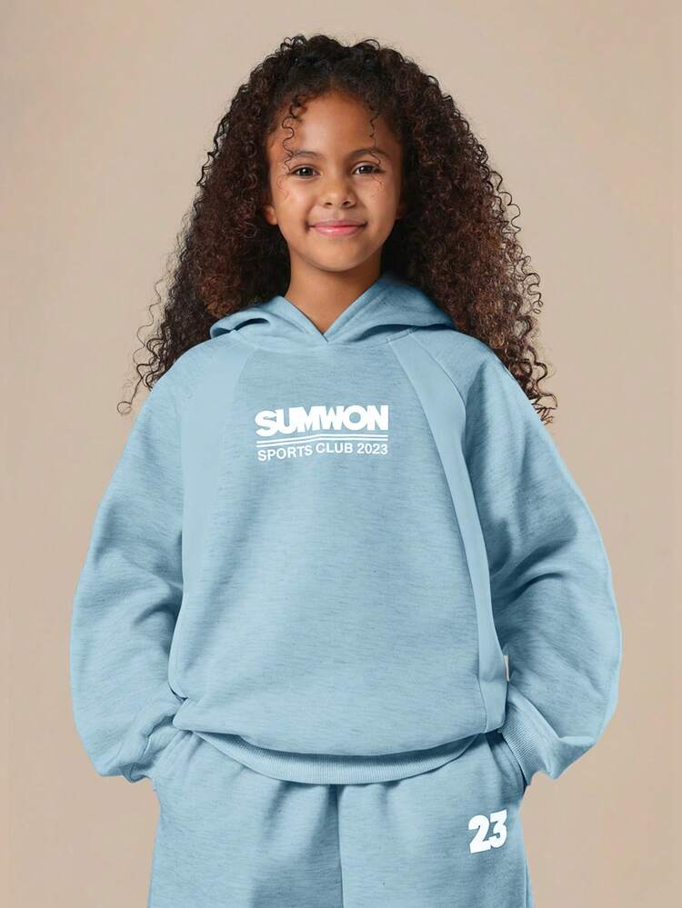 Conjunto de sudadera con capucha y pantalones deportivos