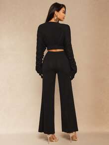 Silquee Damen Set aus einfarbigem überlappenden V-Ausschnitt Plissee Fledermausärmel Kurz-Top und Hose, 2 Stücke Mode-Set - Schwarz - Übersicht 3