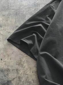 AXEPEAK 男士针织休闲宽松短袖T恤，时尚日常穿着 - 深灰色 - 查看 5