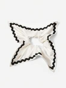 MOTF PREMIUM Dây buộc tóc vuông có viền gợn sóng vá - Đen và trắng - Xem 3