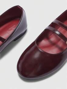 CUCCOO BIZCHIC Women's Versatile Commuter Snap Flats - Burgundy - View 6