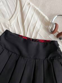 PrepCrw 一件少女优雅都市学院风休闲黑色百褶裙，饰有红黑格子滚边，适合休闲外出、聚会、度假、派对、秋冬季、圣诞节等场合。 - 黑色 - 查看 5