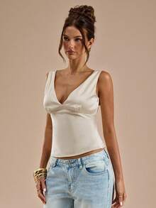 SHEIN BAE 缎面蕾丝拼接背心，适合度假、沙滩、音乐节、早午餐、婚礼宾客、伴娘、春夏等场合。 - 杏色 - 查看 4