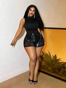 Slaydiva Quần short nữ mùa thu đông kiểu dáng thường ngày, năng động, gợi cảm, phong cách Y2K, thích hợp cho hẹn hò, sinh nhật, dự tiệc. Chất liệu vải dệt kim họa tiết da rắn, phối ren, đính đinh tán, hàng cúc giả phía trước và khuy cài. Quần short đen co giãn cao cấp dành cho nữ, cỡ lớn, siêu ngắn, ôm sát. - màu đen - Xem 3