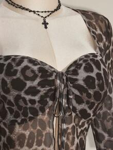 SHEIN ICON 大尺碼豹紋喇叭袖前綁帶性感方領上衣 - 彩色 - 查看 6