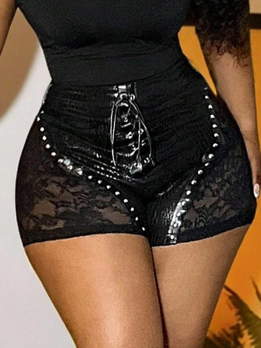 Slaydiva Quần short nữ mùa thu đông kiểu dáng thường ngày, năng động, gợi cảm, phong cách Y2K, thích hợp cho hẹn hò, sinh nhật, dự tiệc. Chất liệu vải dệt kim họa tiết da rắn, phối ren, đính đinh tán, hàng cúc giả phía trước và khuy cài. Quần short đen co giãn cao cấp dành cho nữ, cỡ lớn, siêu ngắn, ôm sát. - màu đen - Xem 1