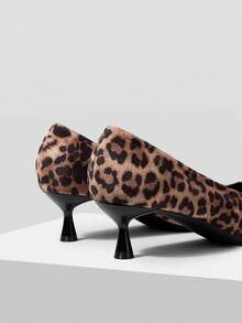 Mnmlis 女士尖头豹纹时尚高跟鞋，适合日常穿着 - 彩色 - 查看 7