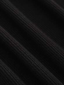 Franclia 女士两件套：V领立领长袖衬衫，袖口饰有细节，腰部收紧，金属纽扣点缀；高腰阔腿裤，前贴袋和腰带环，休闲时尚。