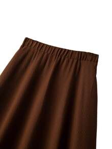 GlowEve CURVE 大码女式华夫格纹高腰A字裙，优雅时尚，适合派对、秋冬季穿着 - 棕色 - 查看 8