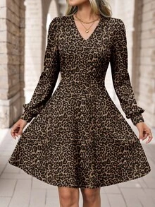 EMERY ROSE Đầm ngắn tay dài cổ chữ V tay bồng nhún bèo thường ngày cho nữ, họa tiết da báo, phù hợp cho mùa thu/đông - Nhiều màu - Xem 5