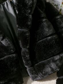 女童柔软仿皮草外套，优雅长袖短款修身连帽大衣，适合秋冬季穿着