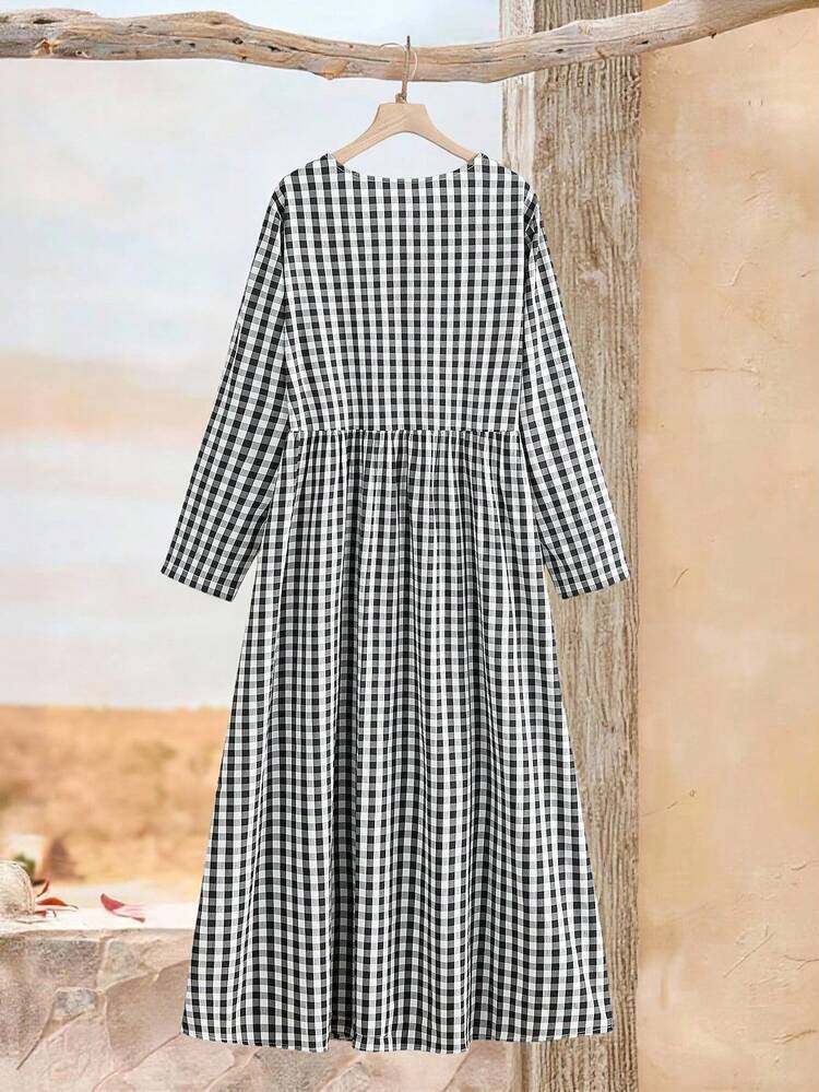 Plus Size Women's Casual Black & Plaid Patchwork Round Neck Long Sleeve Pocket Dress, Autumn/Winter,Going Out Outfits,2025 New Clothes,Simple And Fashionable For Everyday Wear, Plus Size Winter Clothes,Christmas Outfit For Women ,New Year Clothes,Thanksgiving Outfit For Women, Plaid Dress Women, Women Long Dress, Boho Dress Casual Dress With Pockets,Flowy Dress