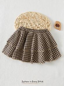 Cozy Pixies Falda de pastel de doble capa con cintura elástica a cuadros para niña, versátil y cómoda, estilo minimalista de moda casual, adecuada para interior, ocio al aire libre, esquí, vuelta al colegio, uso diario, deportes, fiesta, temporada de otoño/invierno. Top amarillo mostaza para bebé niña. Bebé niña con lazo para otoño. Falda a cuadros para bebé niña - Multicolor - Ver 2