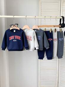 SHEIN Bộ 6 món áo nỉ cổ tròn và quần jogger in chữ thời trang lót giữ nhiệt cho bé trai, thoải mái, thích hợp mặc hàng ngày, trong nhà, ngoài trời, thể thao, tiệc tùng, lễ hội, thời trang đường phố, bộ đồ thể thao, Giáng sinh, Năm mới, bộ đồ thu đông cho bé trai, bộ đồ thể thao cho bé trai, quần áo thể thao cho bé trai, bộ quần áo thể thao cho bé trai - Nhiều màu - Xem 6