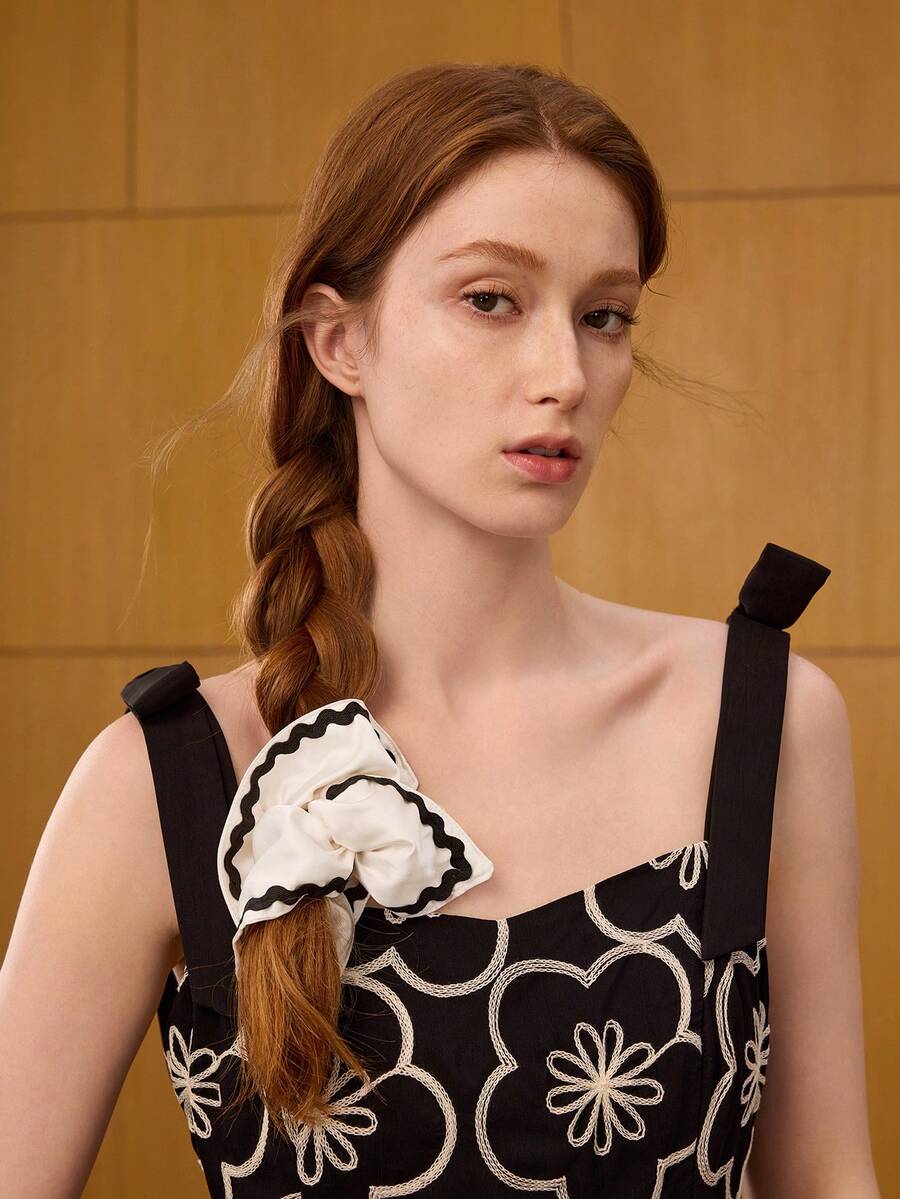 MOTF PREMIUM Dây buộc tóc vuông có viền gợn sóng vá - Đen và trắng - Xem 2