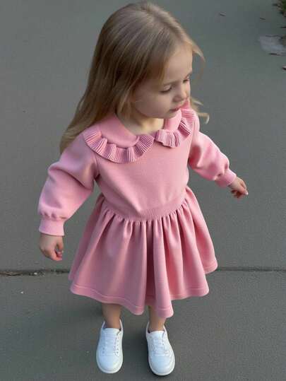 女童毛衣连衣裙，彼得潘领，荷叶边装饰，收腰设计，宽松舒适，适合休闲穿着、节日、圣诞节、万圣节、新年派对以及秋冬季穿着。