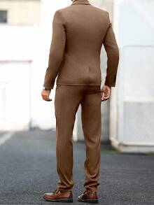 Manfinity Bizformal 男士翻领长袖单排扣休闲西装外套和裤子通勤套装 男士卡其色西装 男士休闲修身米色西装 男士棕色西装 - 棕色 - 查看 2