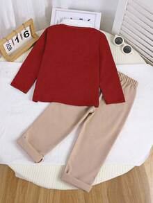 SHEIN Playful Pals 两件套男童套装，儿童针织舒适长袖Polo衫二合一卫衣，胸前时尚印花，搭配卡其色弹力腰宽松休闲裤，适合秋季度假、上学、日常穿着等场合。 - 紅色 - 查看 2