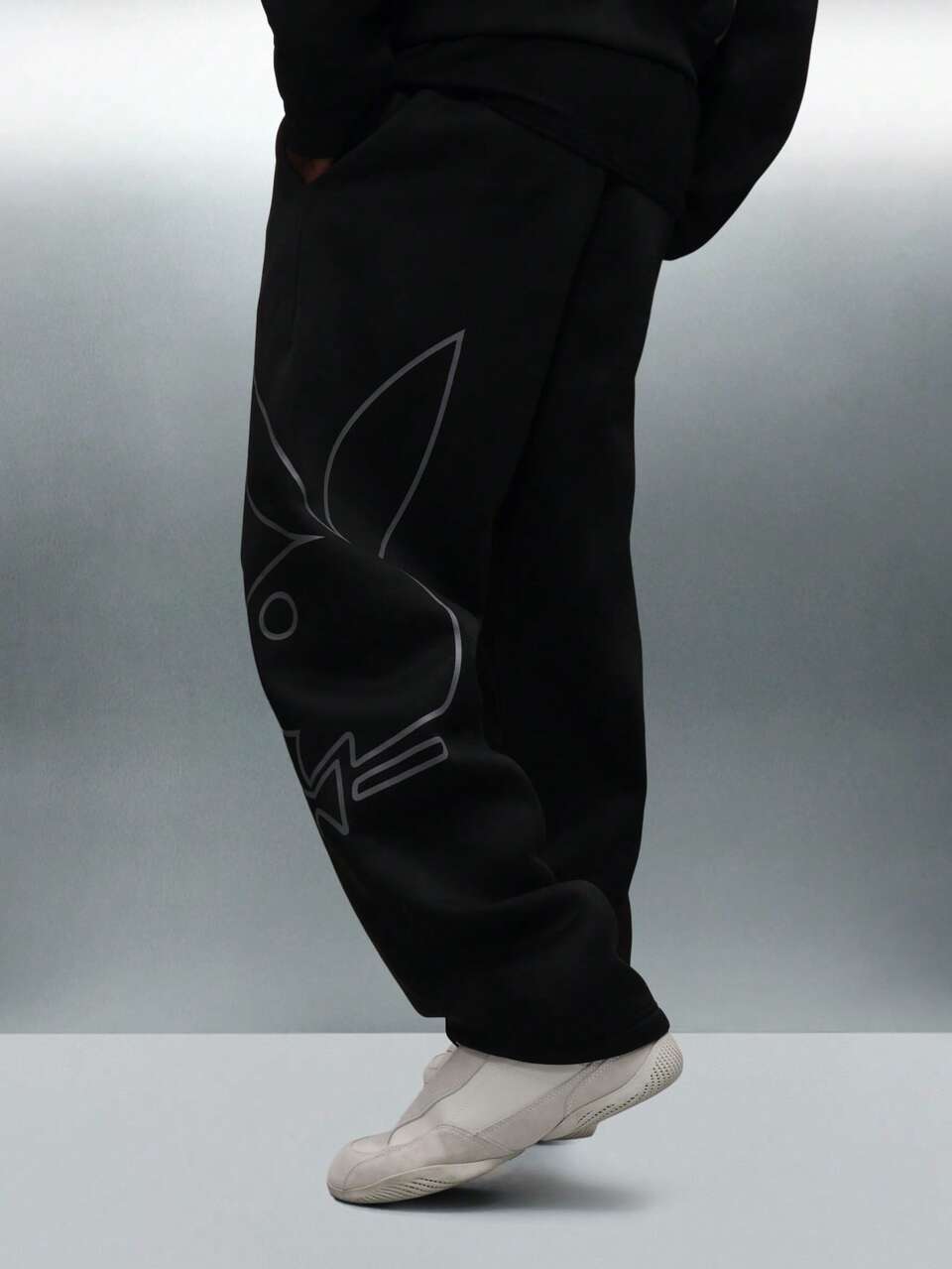 PLAYBOY X SUMWON Pantaloni della tuta con cavallo basso e stampa del logo del coniglio, vestibilità morbida, polsini elastici, abbigliamento da strada invernale