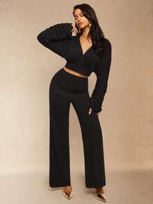 Silquee Damen Set aus einfarbigem überlappenden V-Ausschnitt Plissee Fledermausärmel Kurz-Top und Hose, 2 Stücke Mode-Set - Schwarz - Übersicht 9
