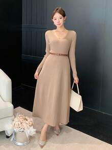 DAZY 女士优雅V领系带毛衣连衣裙，秋冬款 - 杏色 - 查看 4