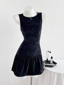 Elamini 女士黑色无袖圆领A字迷你连衣裙，百搭休闲舒适，学院风设计，适合外出、约会、工作等场合，优雅时尚，是秋冬返校季的理想之选。 - 黑色 - 查看 5