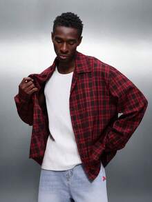 PLAYBOY X SUMWON Men's Cropped Button Down Plaid Flannel Shirt With Back Graphic Print Long Sleeve Casual Fall Winter - Red and Black - View 2