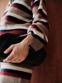 Franclia Set de două piese pentru femei, minimalist, casual, versatil, cu dungi, decolteu în V, tricotat, top și pantaloni, pulover elegant tricotat cu mânecă lungă și umeri căzuți, cu manșete crăpate