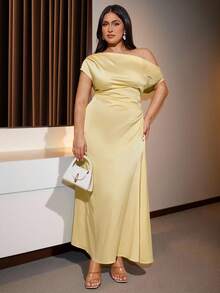 SHEIN BAE 大码女式黄色不对称长款露肩缎面连衣裙 - 黃色 - 查看 4