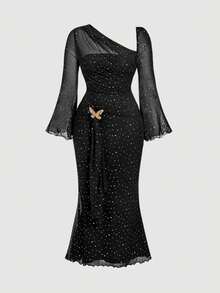 SHEIN MOD Vestido elegante plus size feminino com detalhes em lantejoulas, ombros assimétricos, mangas flare, borboleta metálica e barra em cauda de sereia. - Preto - Ver 6
