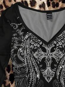 Attitoon Camiseta de manga larga con cuello en V con patrón de alas y cruz, adecuada para mujeres, Halloween, estilo Y2K, ropa de calle, vintage, vuelta al cole, retro, vacaciones, atuendos casuales, otoño/invierno, hip-hop, estética de estilo central, gótico cibersiguilismo, gyaru - Blanco - Ver 4