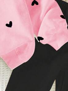 一套年轻女孩休闲时尚舒适简约可爱爱心图案长袖卫衣和打底裤套装，适合秋冬季外出、运动、上学等场合。 - 彩色 - 查看 5