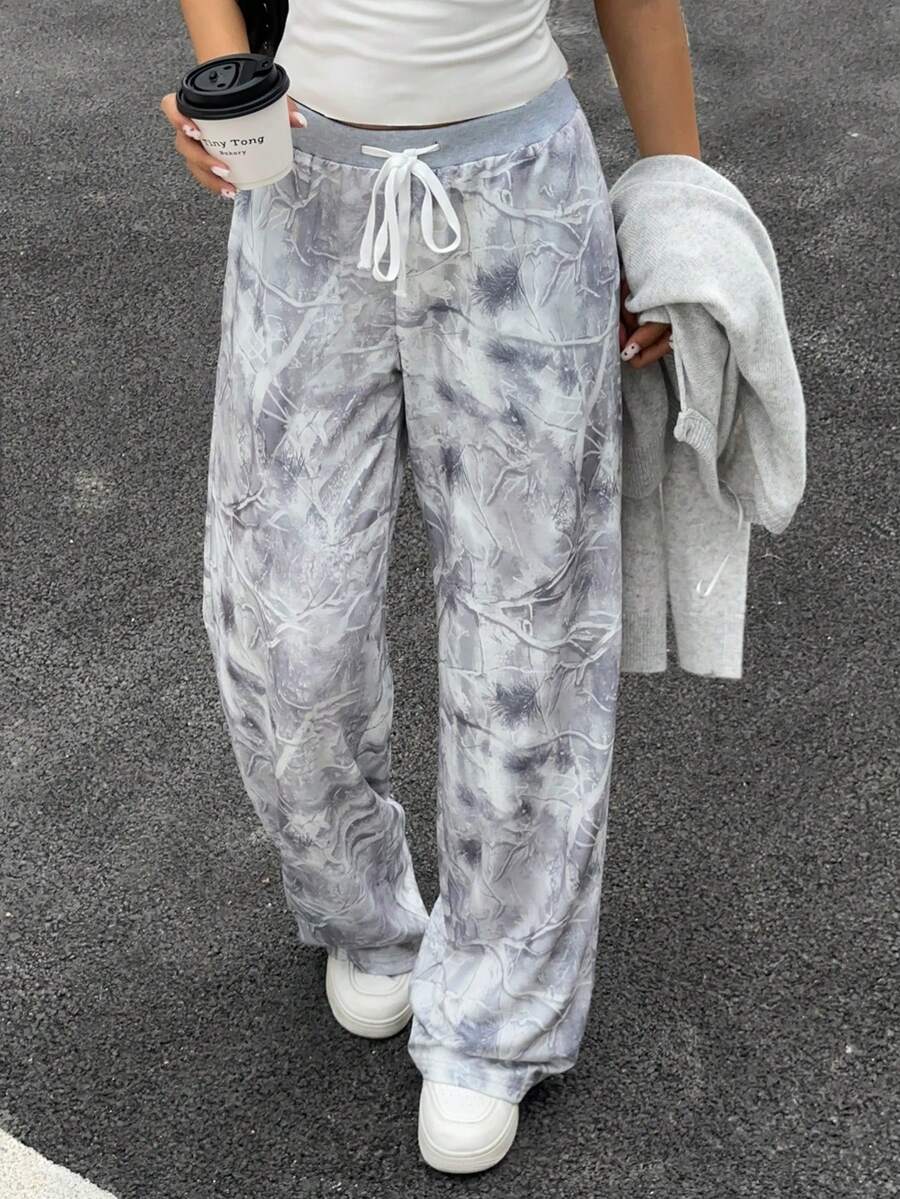 StreetHx Quần dài thể thao ống đứng in họa tiết lá cây màu xám, cạp chun, có dây rút, họa tiết ngụy trang dành cho nữ, thường ngày cho mùa thu/đông, thích hợp mặc hàng ngày, giáo viên, trường học, lễ tốt nghiệp, phong cách đường phố cổ điển, giải trí, thể thao, mặc nhà - Xám - Xem 1