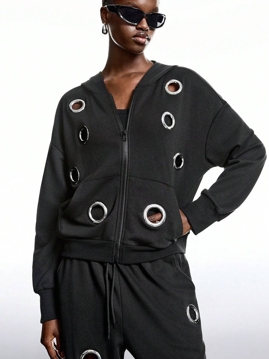 LYSMO 2025新款极简主义冬季女式时尚镂空卫衣，秋季复古风，男女皆宜的前卫时尚铆钉设计黑色连帽卫衣，短款外套，适合外出穿搭、返校季、毕业季、街头风、朋克风、Y2K风和斯德哥尔摩风，以及个性女装和独特服饰。 - 黑色 - 查看 1