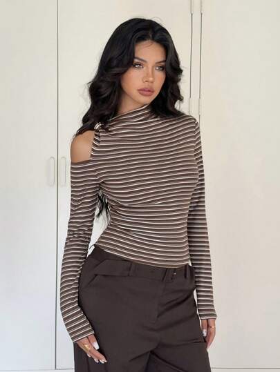 Siren Gaze New Autumn/Winter Plush Warm Slim Fit Long-Sleeved T-Shirt For Women, Fashionable Brown Striped Hollow Metal Buckle T-Shirt For Women. Casual