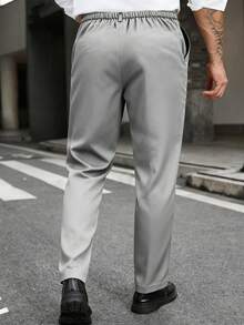 Manfinity Mode 大码男士简约纯色直筒裤，斜插口袋设计，适合工作和通勤穿着。 - 淺灰色 - 查看 2